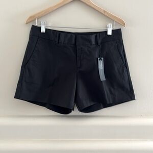 Banana Republic Hampton Fit Shorts. Black. Size 4. NWT. 98% Cotton.